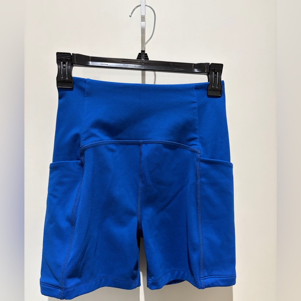 Beyond Yoga POWERBEYOND™ Strive Pocket shorts~ size M